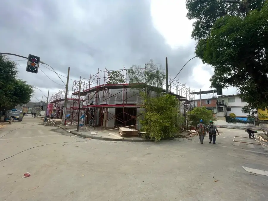 Andaime montado em obra da DRL no Rio de Janeiro