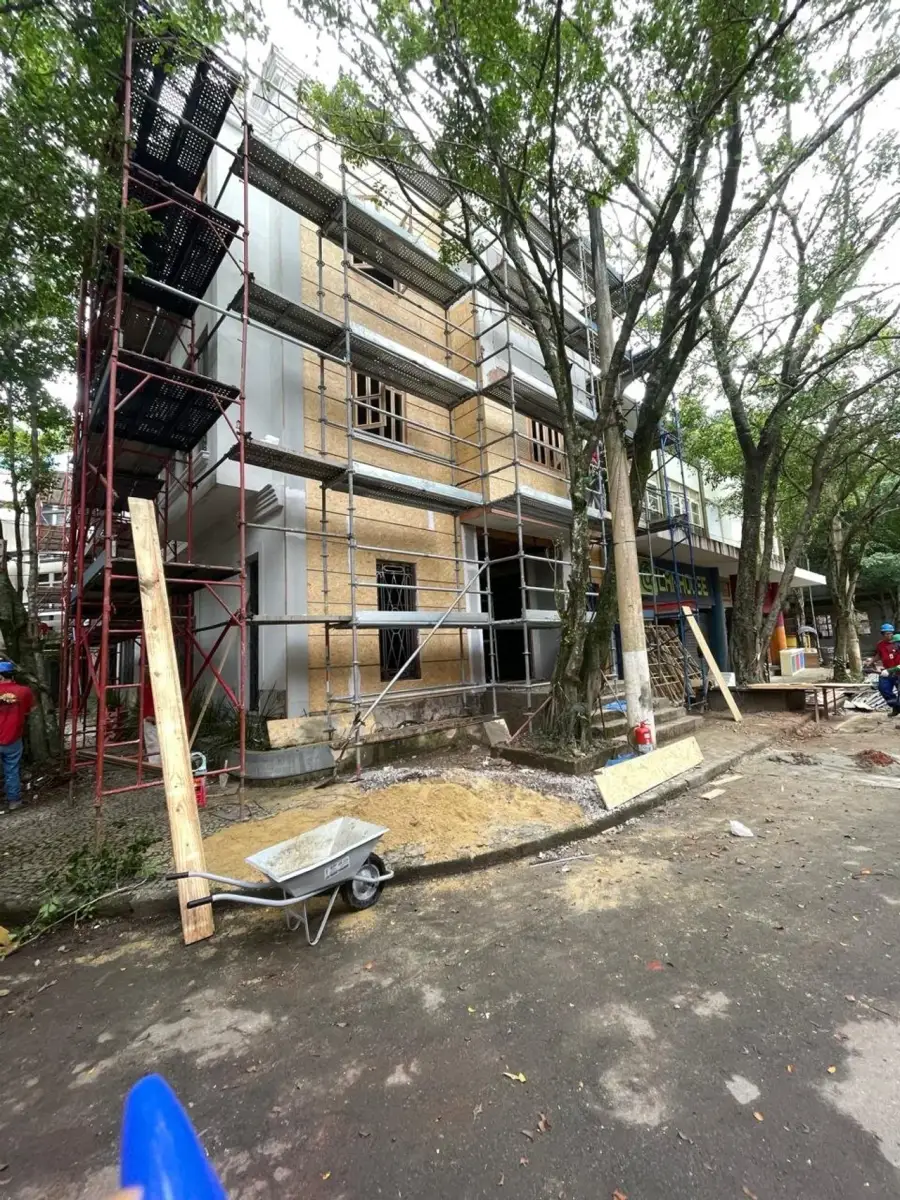 Andaime montado em obra da DRL no Rio de Janeiro
